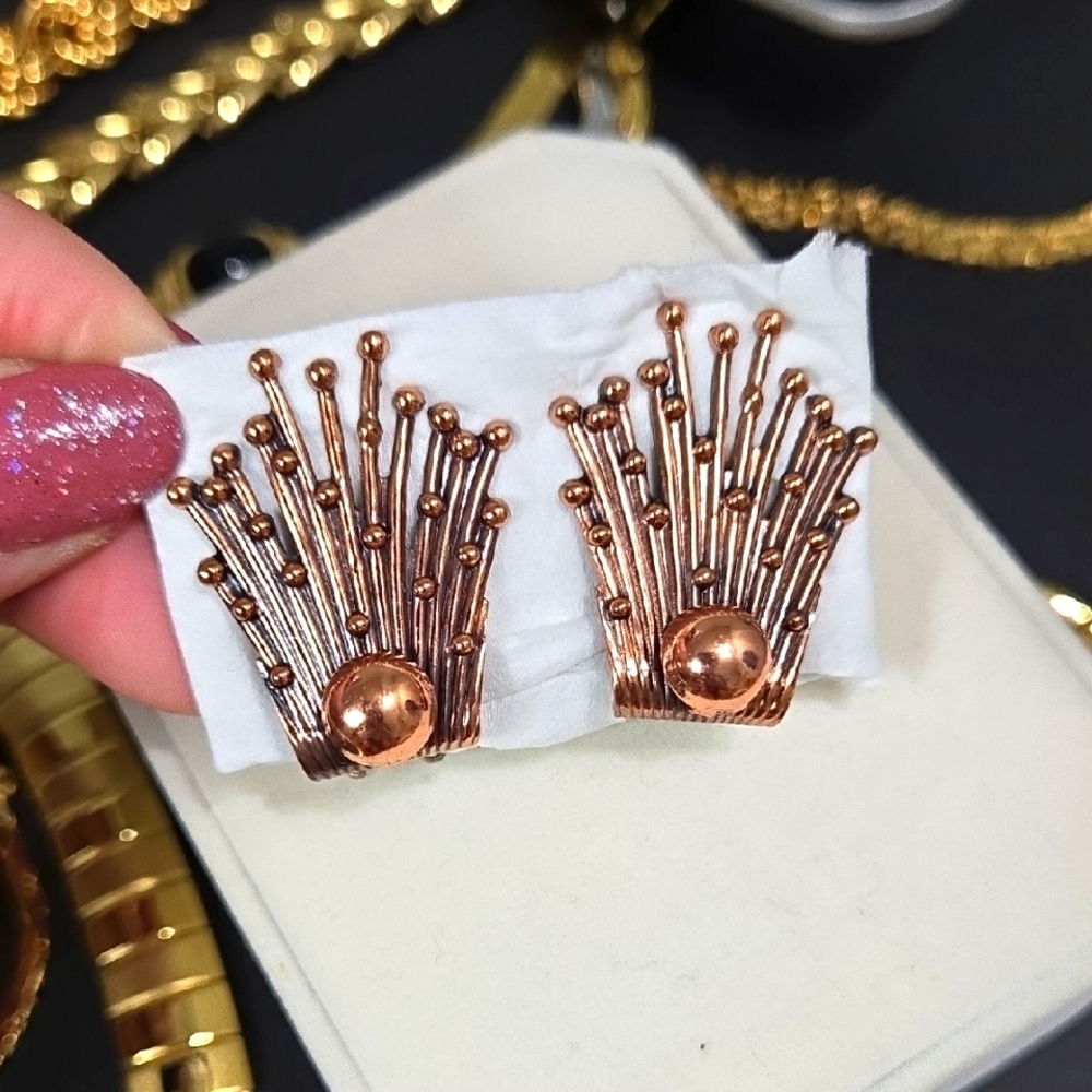 1950's RENOIR Copper VTG Fan-Shaped Clip On Earrings